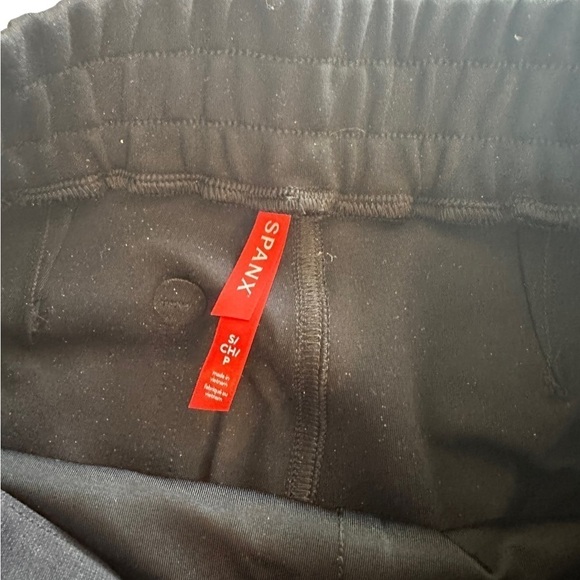 NEW SPANX perfect jogger pant in classic black - Picture 4 of 10